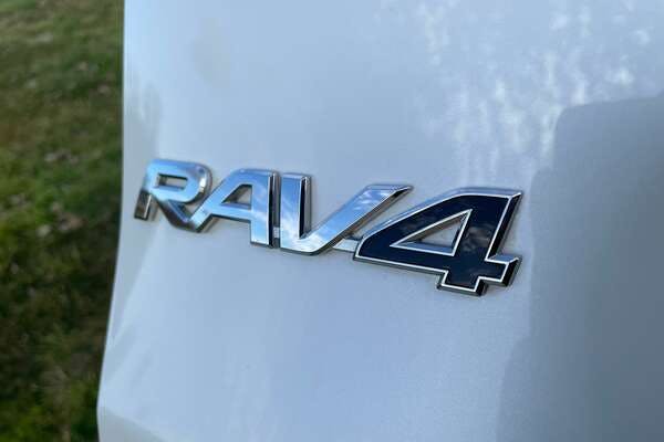2020 Toyota RAV4 Cruiser AXAH52R